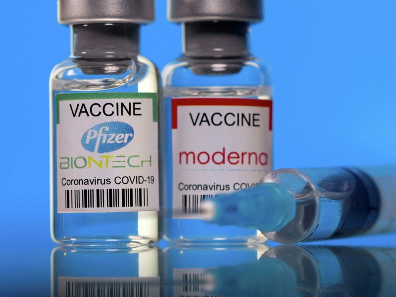 Вакцины Pfizer и Moderna 
