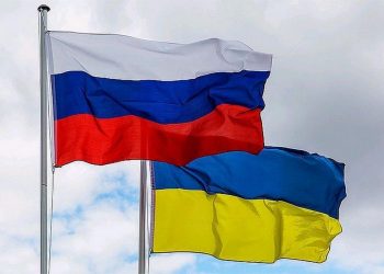 флаги РФ и Украины