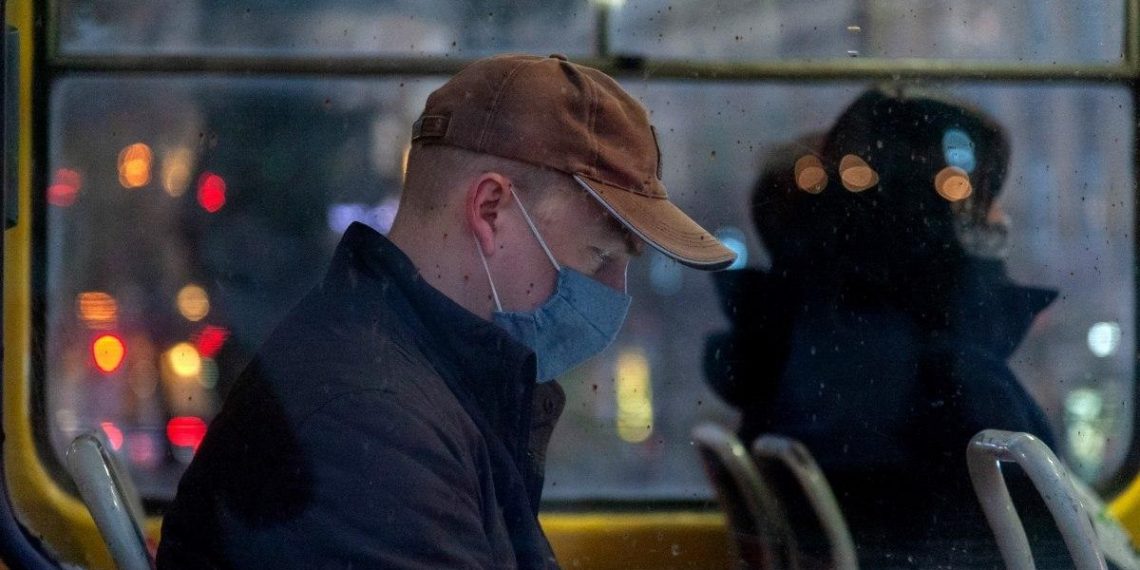 В Украине до 31 марта 2022 года продлен адаптивный карантин.