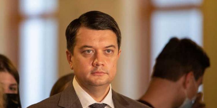 Рейтинг Разумкова неизменно ползет вверх.