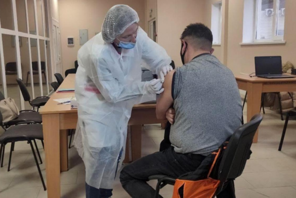 Вакцинация на КПВВ в Херсонской области