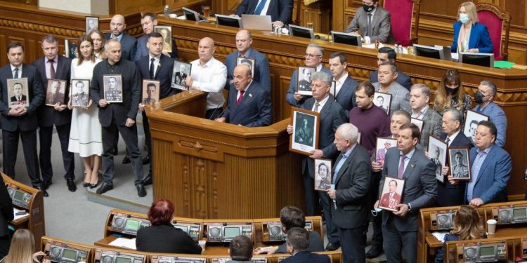 одна из политических сил, представленных в Раде