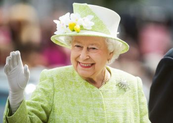 Королева Елизавета II