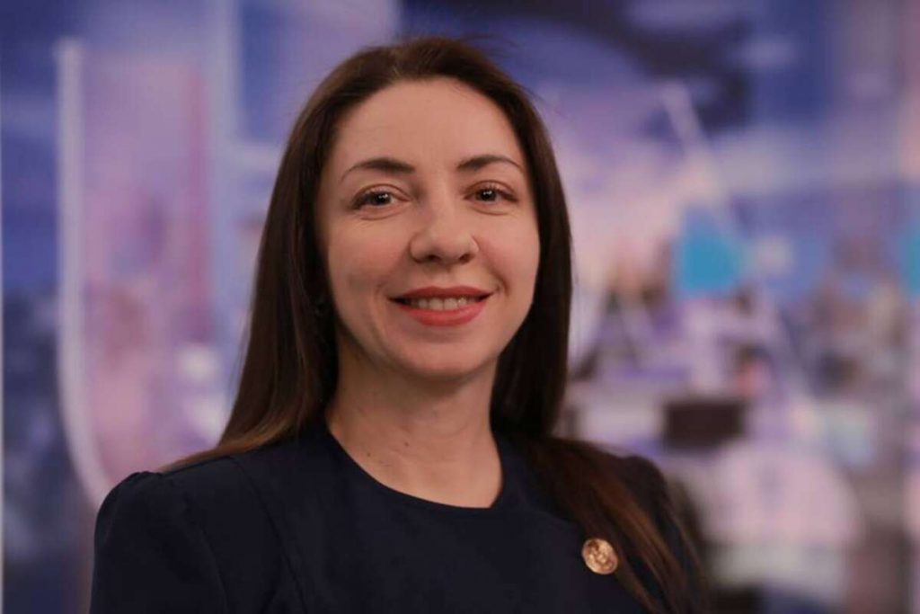 политолог