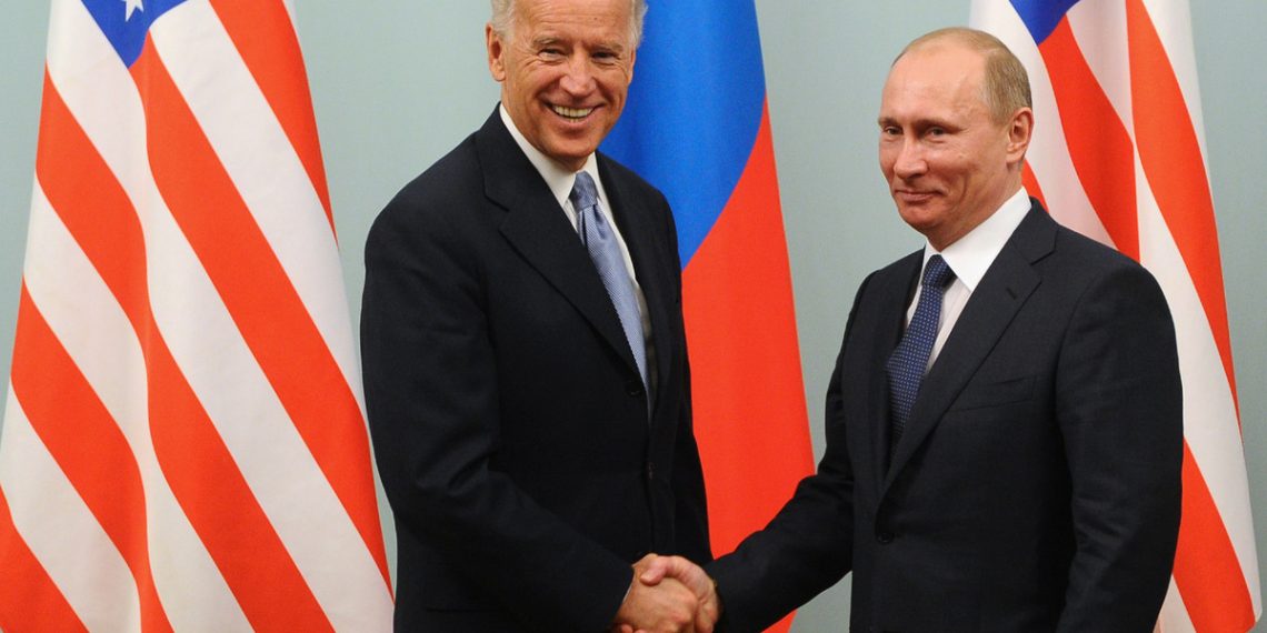 Джо Байден и Владимир Путин