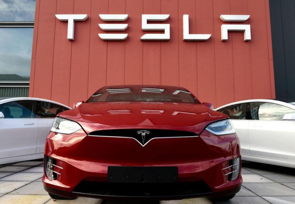 Автомобиль Tesla