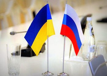 флаги Украины и РФ