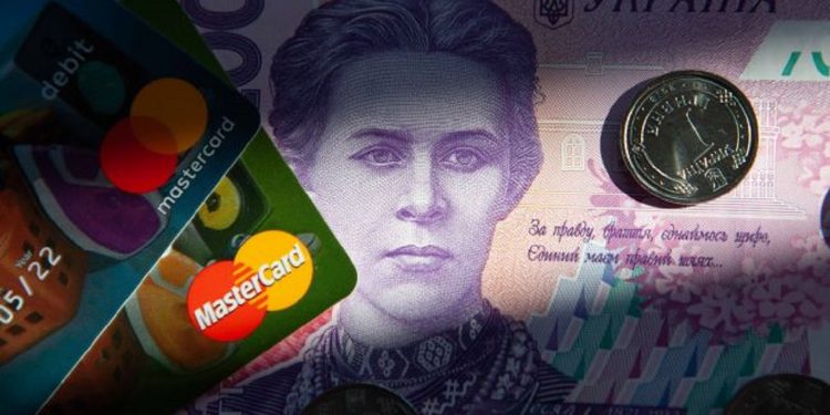 За что банки блокируют карты украинцев.