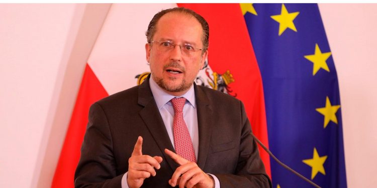 Танцевать с Путиным не получится.