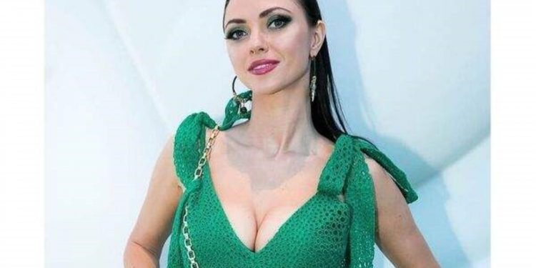 экс-солистка "НеАнгелы"