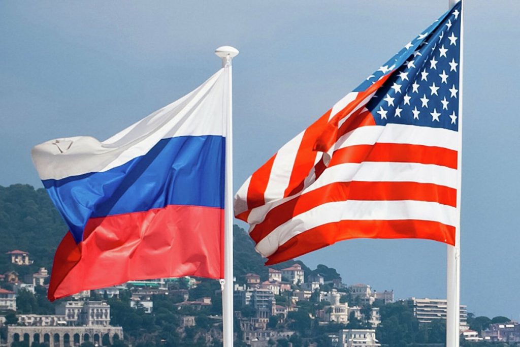 Флаги России и США