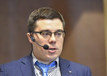 политический эксперт, журналист