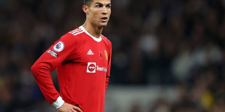 Криштиану Роналду вручили особую награду ФИФА.