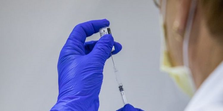 В Японии разработана "пожизненная" вакцина против COVID-19.