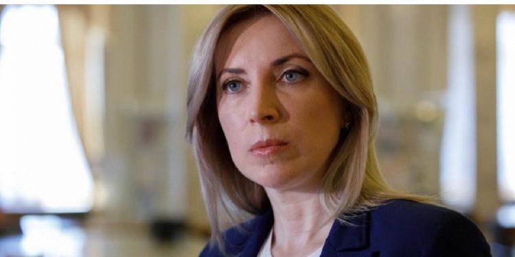 Украина не будет разговаривать с никем.