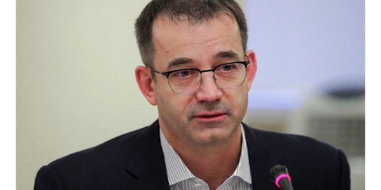 В России не умолкает скандал с Дмитрием Певцовым.