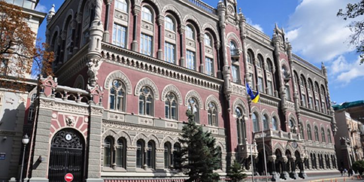 В Украине запрещены валютные операции с рублями России и Беларуси.