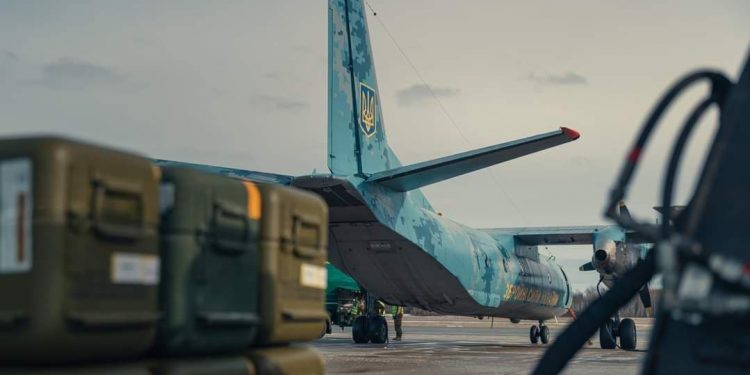 Военный самолет