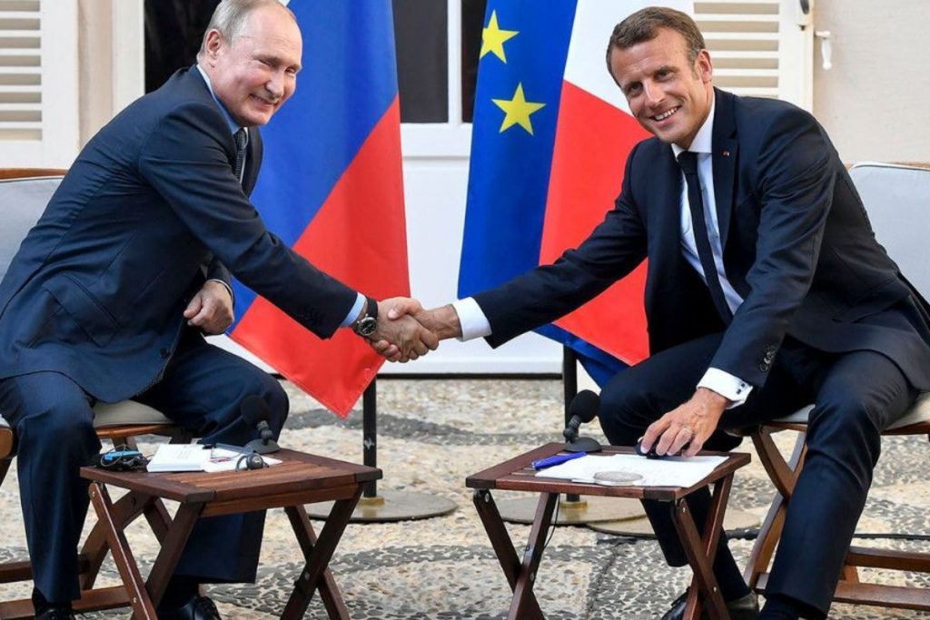 Владимир Путин и Эммануэль Макрон