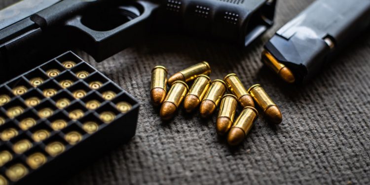 Огнестрельное оружие и боеприпасы