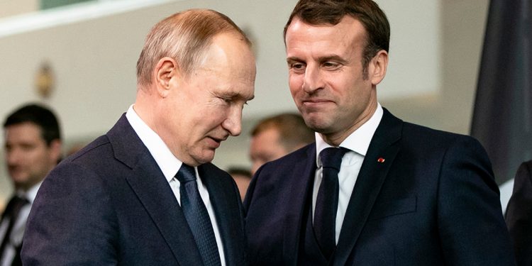 Володимир Путін і Еммануель Макрон