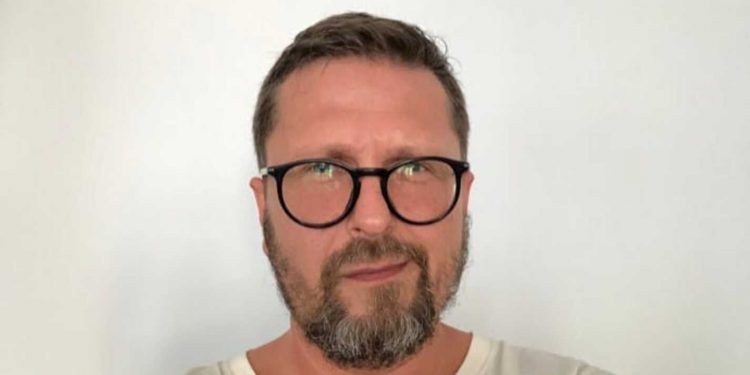 Анатолий Шарий