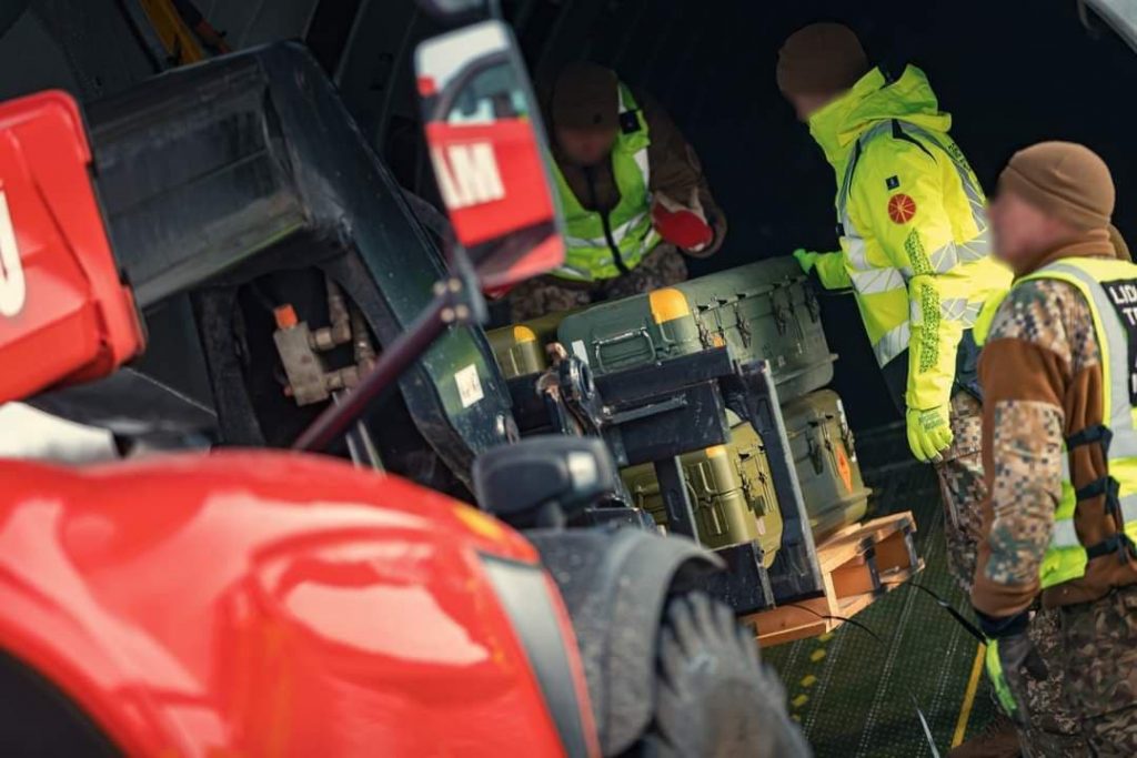 Очередной борт с особым грузом прибыл в Украину: что передала Киеву Латвия (фото)