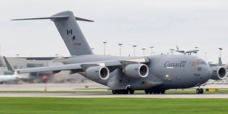 Военный самолет