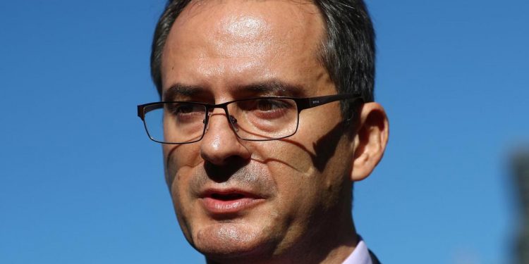 известный журналист-расследователь