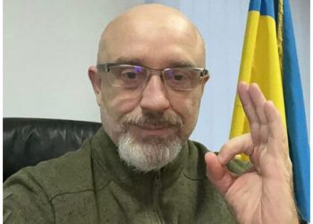 Путин – убийца женщин и детей.