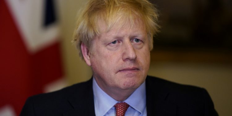 Борис Джонсон хочет посетить Киев в знак поддержки Украины