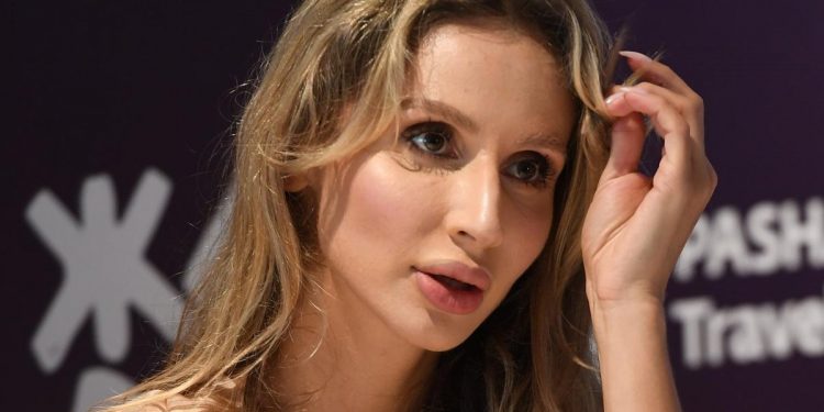 известная певица