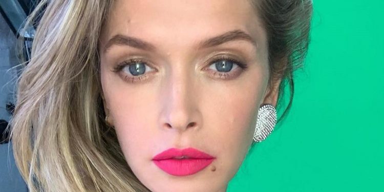 известная певица