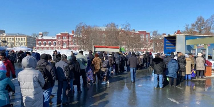 Очереди за сахаром в Саратове