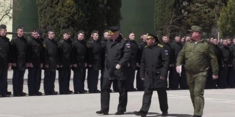 члены экипажа крейсера Москва