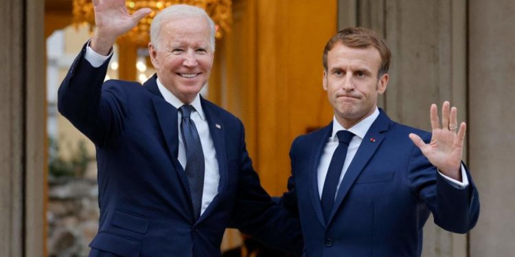 Байден и Макрон