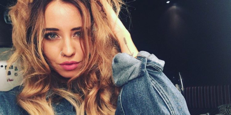 популярная певица