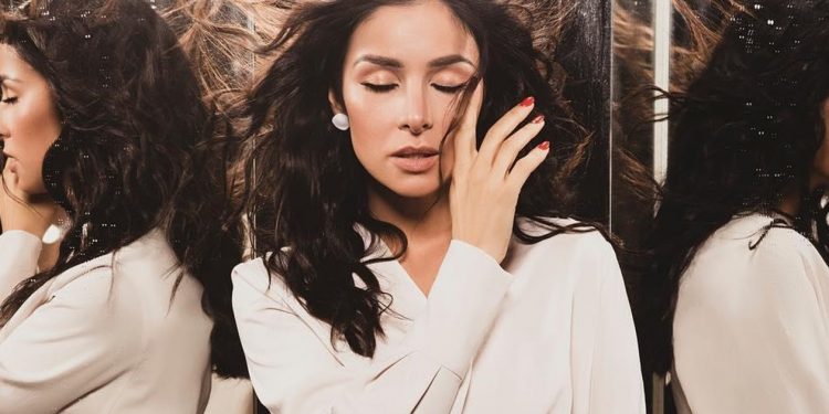 Выгнал из такси из-за украинского языка: на Злату Огневич в США напал водитель-расист