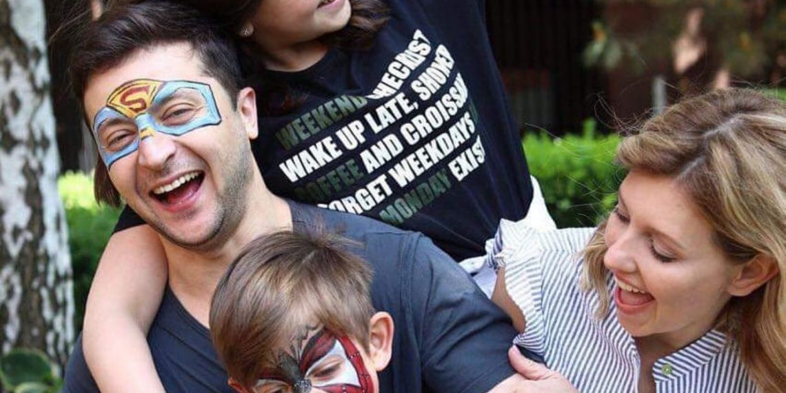 Они все понимают – Зеленский рассказал, удается ли ему общаться со своими детьми во время войны