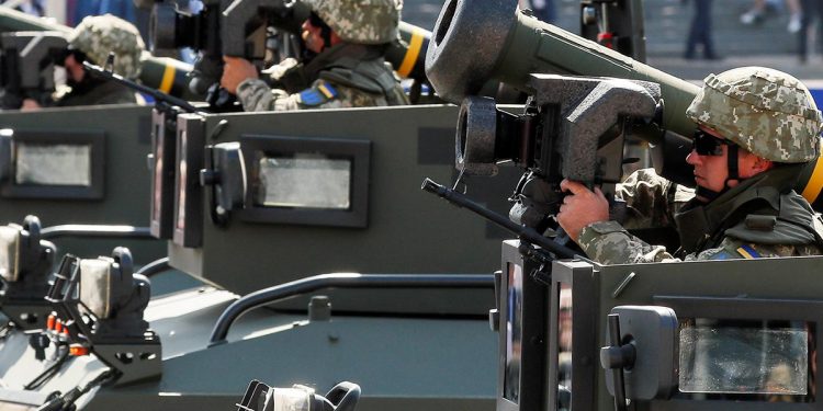 поставки оружия