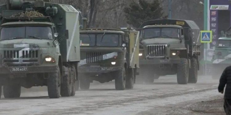 Грузовики оккупационных войск РФ