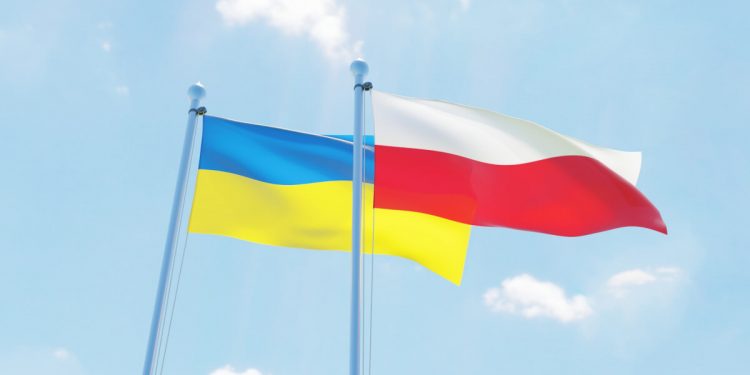 Польша может частично закрыть небо над Украиной: названо условие