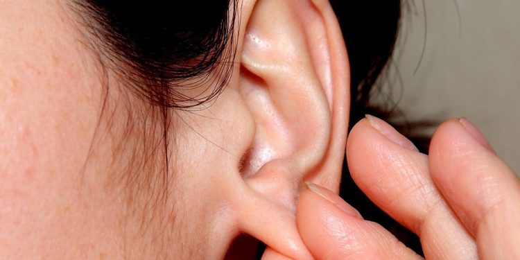 Удаление воды из уха