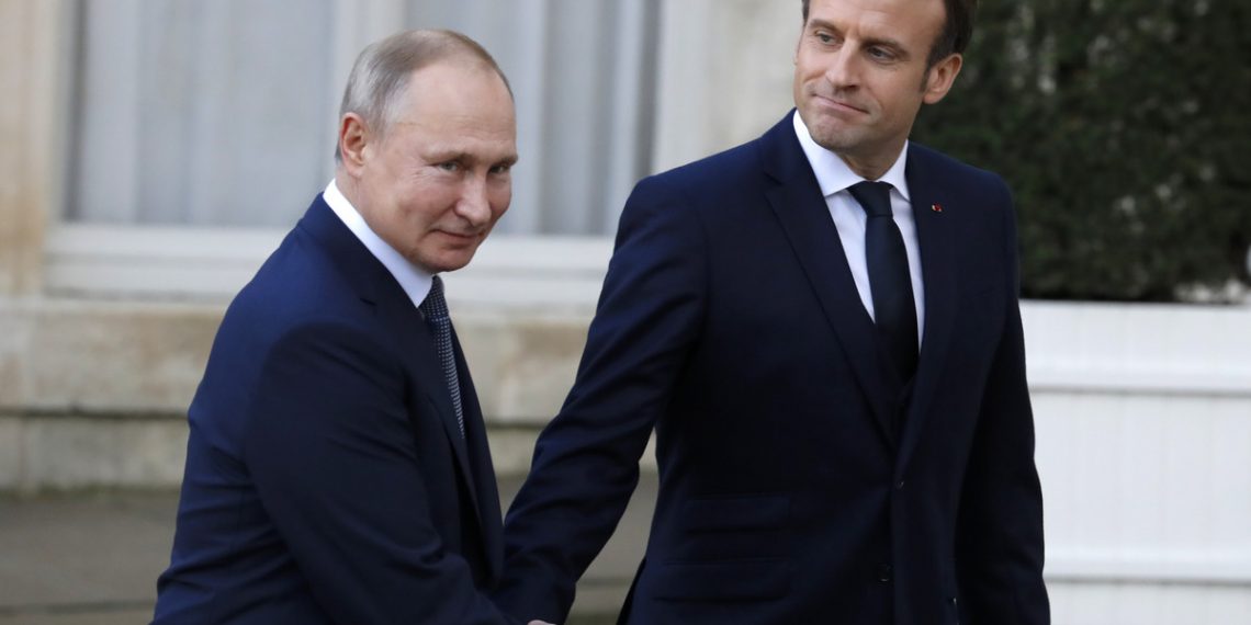 Володимир Путін і Еммануель Макрон
