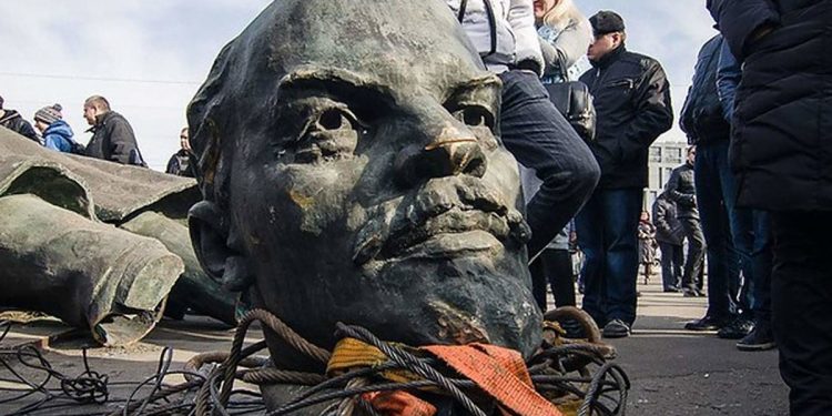 Декоммунизация в Украине