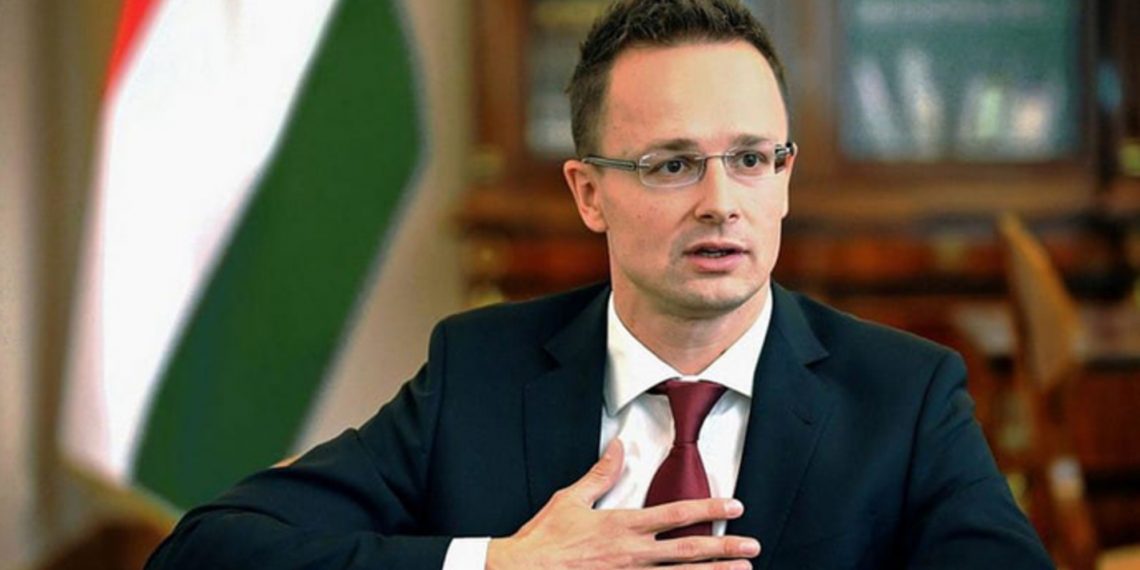 Петер Сійярто