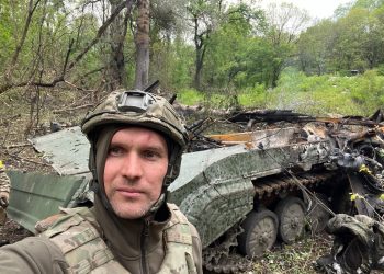 Юрий Бутусов