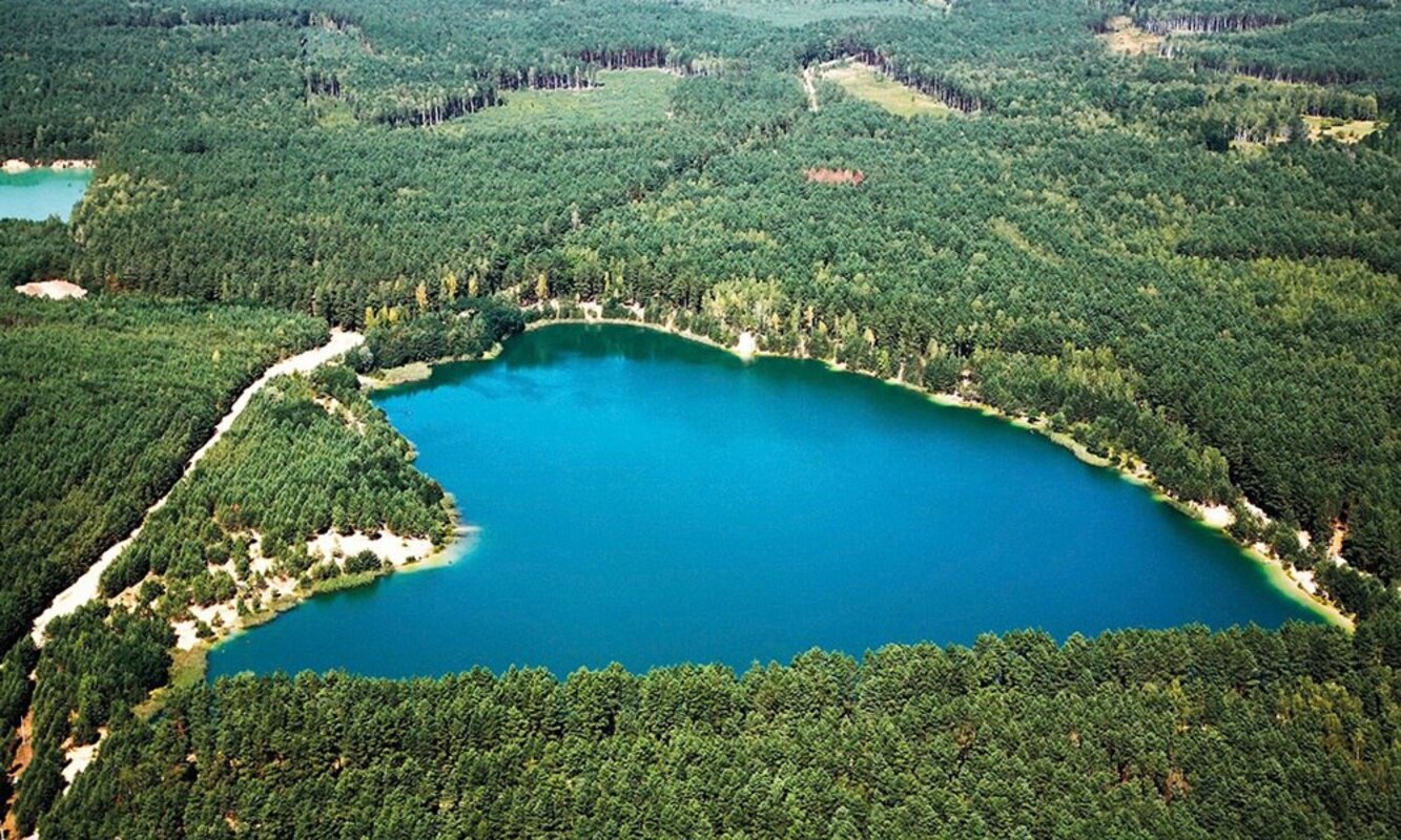 Комплекс голубые озера. Чернигов голубые озера Олешня. Голубые озёра (Черниговская область). Голубые озера Святогорск Украина. Есино голубое озеро.