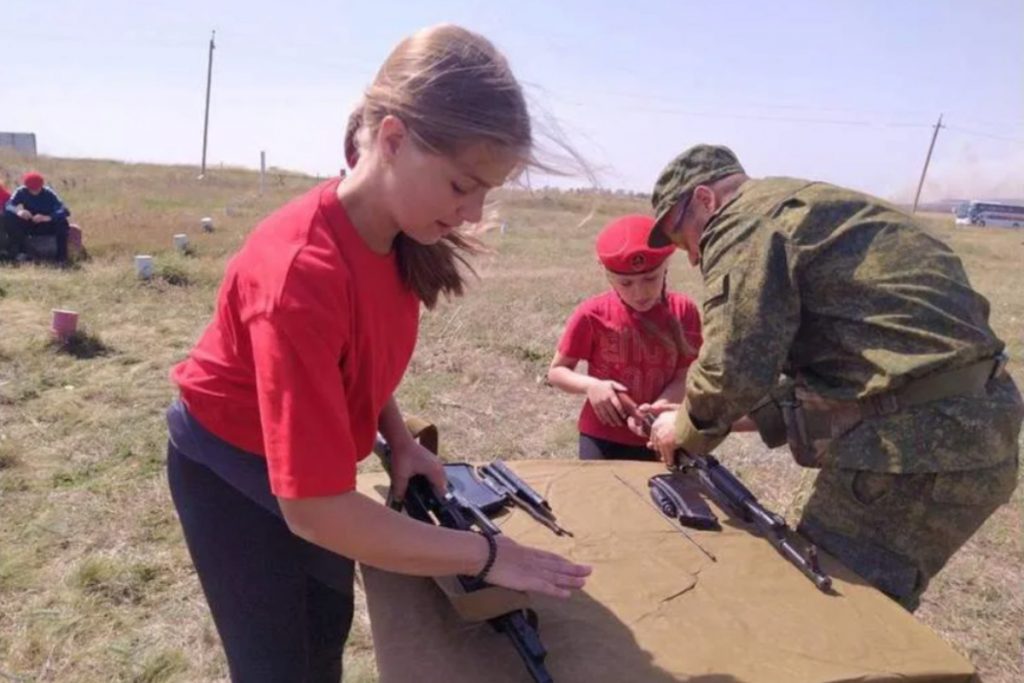 «Військові навчання» для українських дітей