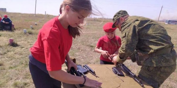 «Військові навчання» для українських дітей